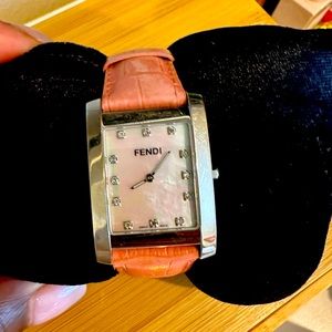 Diamond Classic Fendi Vintage Stainless Mother-of-Pearl Leather Watch Good Con